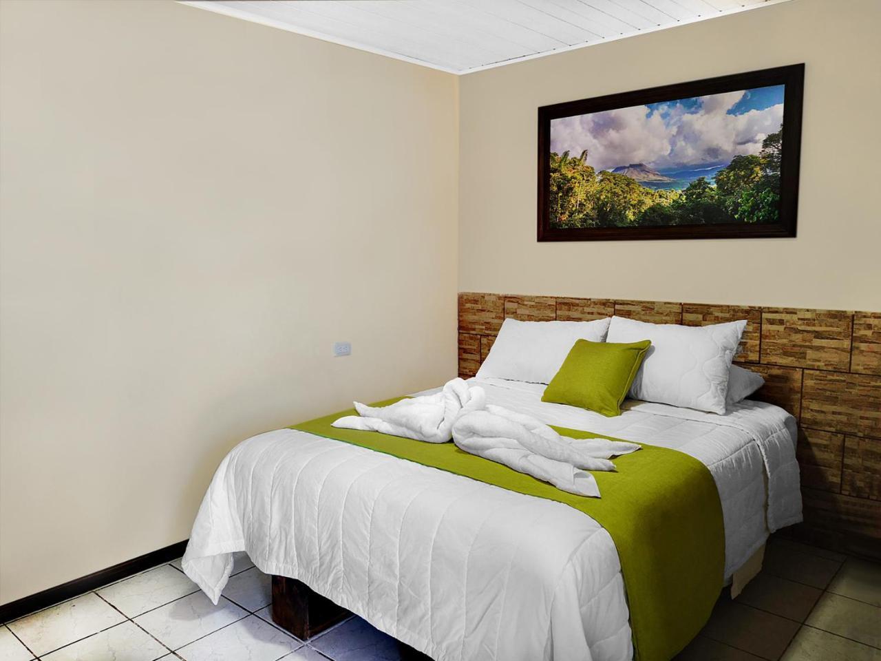 HOTEL AMARANTO ::: SAN RAMON, COSTA RICA ::: COMPARE HOTEL RATES